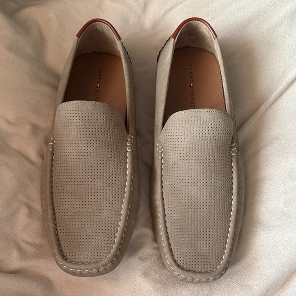 Tommy Hilfiger Men's Tan Perforated Loafers - Picture 1 of 4